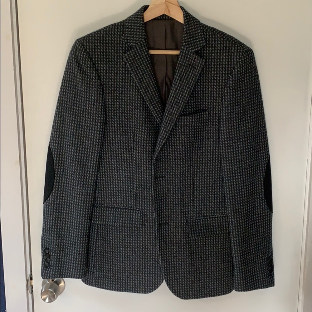 Italian houndstooth sport coat